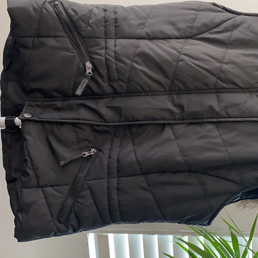 American Rag Women's Fur-Trim Removable Hood Insulated Puffer Vest - Picture 5 of 15